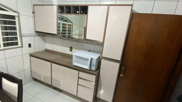 Vende-se armário de cozinha em perfeito estado!!!