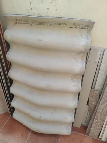 Lote com 9 Telhas Onduladas de Fibrocimento + 4 Cumeeiras