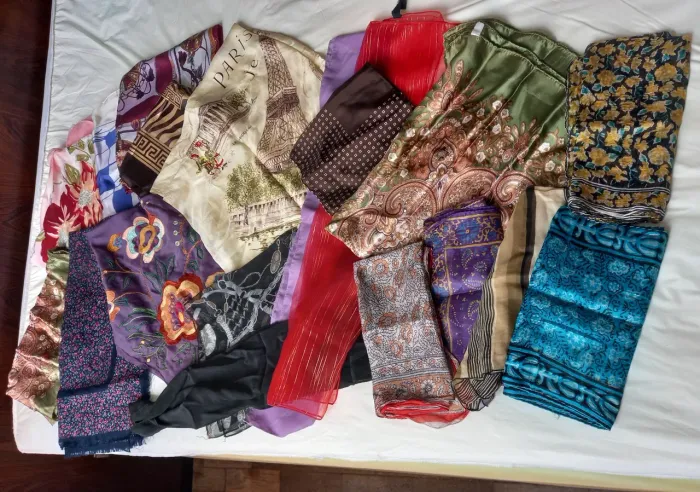 Conjunto de lenços e echarpes