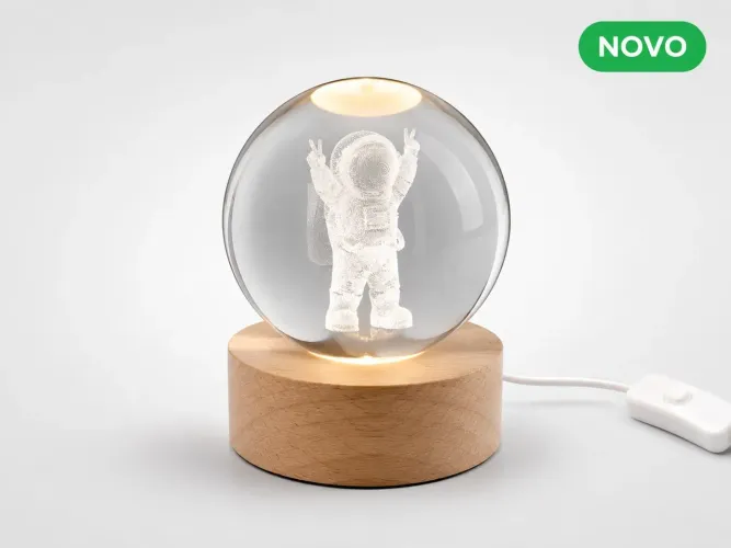 Luminária Bola de Cristal 3D Astronauta com Base de Madeira USB