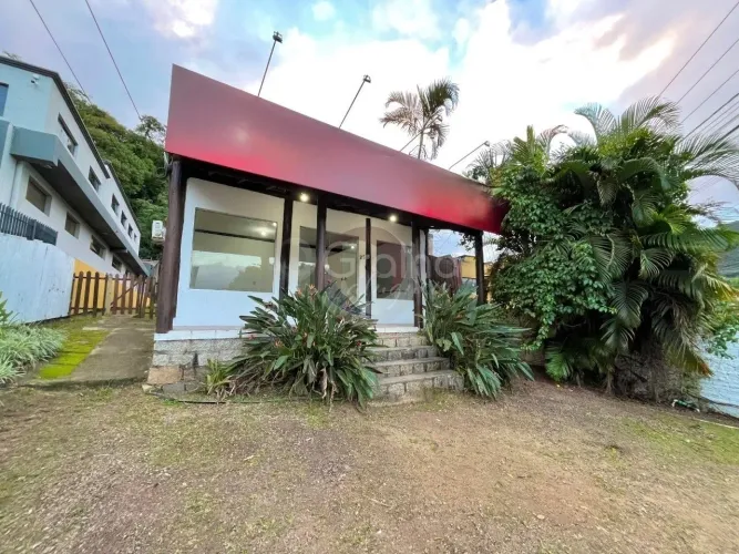 Casa Comercial no Rio Tavares