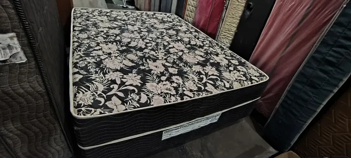 CAMA BOX CASAL DE ESPUMA USADA ORTOBOM R$360 ENTREGA GRÁTIS 