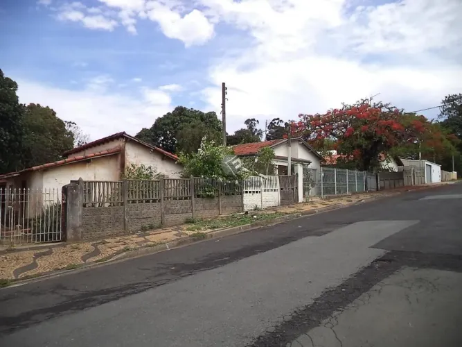 Chácara à venda em Hortolândia, Vila Real, com 3 quartos, com 2092.4 m²