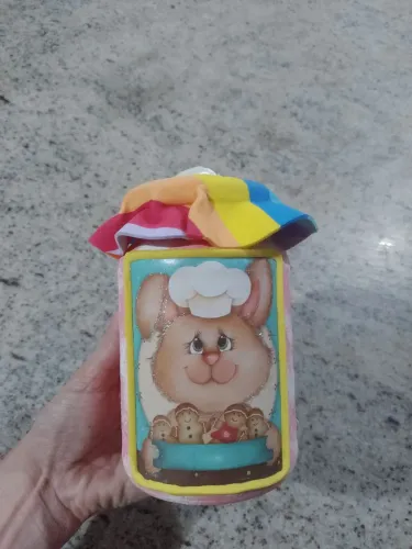 Vidro enfeitado com biscuit!