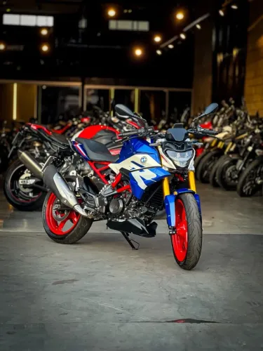 BMW G310 R