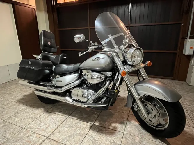 Moto impecável. Pronta para rodar.