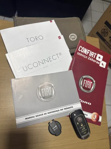 Manual e chave reserva FIAT TORO