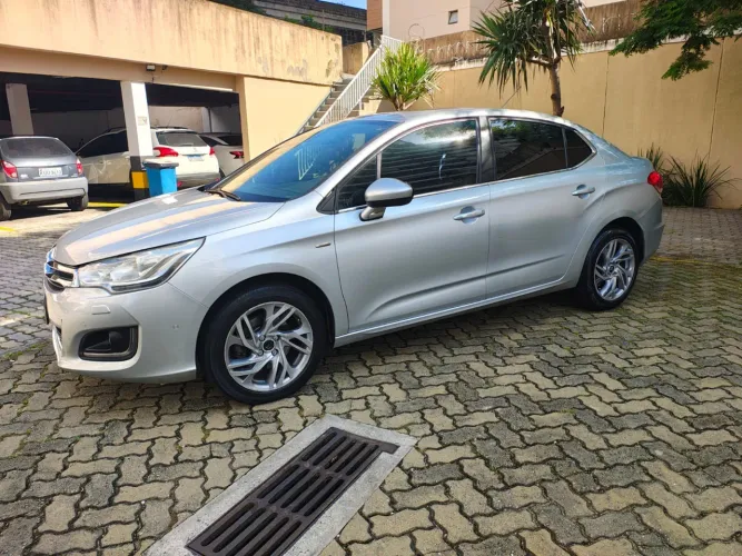 Citroen C4 Lounge Exclusive 1.6 Turbo 4P Aut. 2014