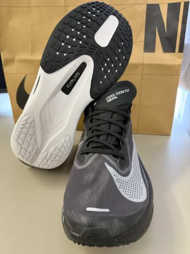 Nike Zoom Fly 6 - FN8454-001, na cor Black / Light Smoke Grey / White.