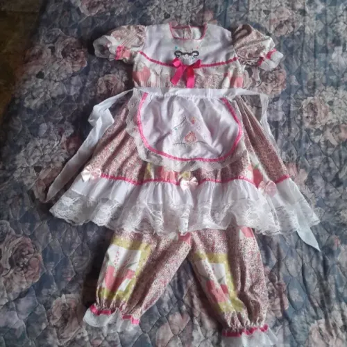Vestido Junino Tamanho 8 com 3 peças