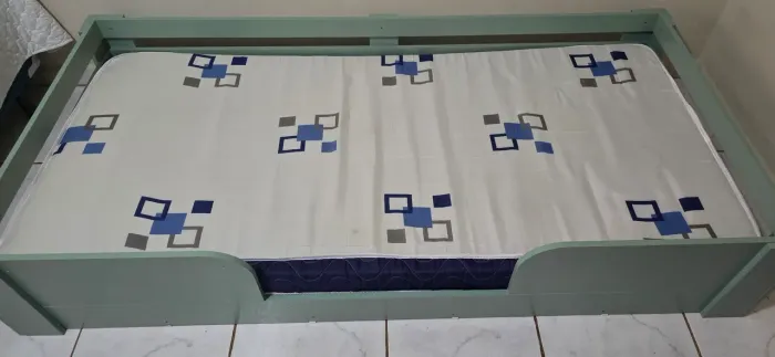 Cama infantil de chão com colchão