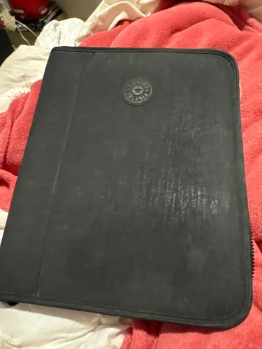 VENDO FICHARIO KIPLING PRETO