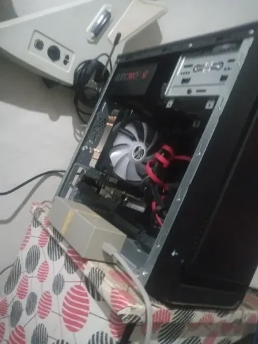PC Gamer rodando varios games