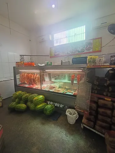 Balcão expositor de carne