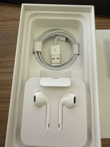 Caixas iPhone X e iPhone 5s