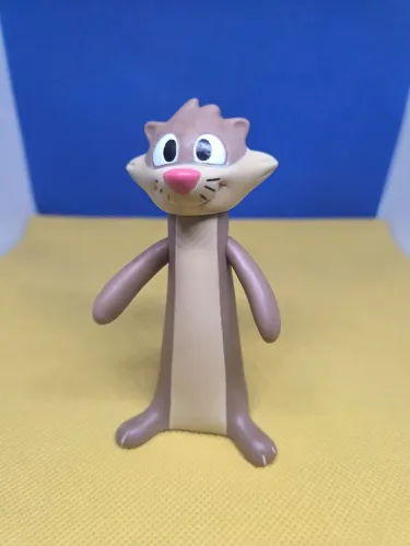Boneco do personagem Cláudio, o furão da série O Show da Luna!,