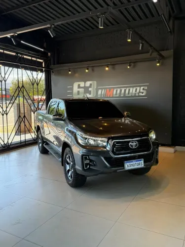 Toyota Hilux CD SR5 4X4 2.8 Diesel 2019
