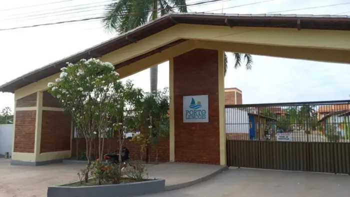 Imóvel para venda possui 44 metros quadrados com 2 quartos em Centro - Barreirinhas - MA