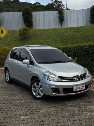 Nissan Tiida SL 1.8/1.8 Flex 16V Aut. 2011