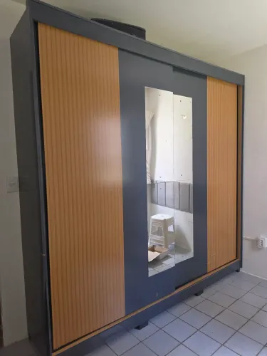 GUARDA ROUPA SEMI NOVO