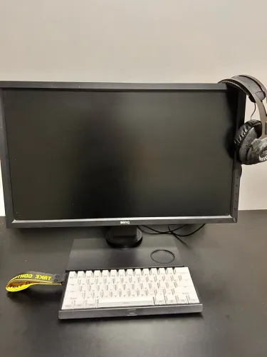 Monitor e teclado