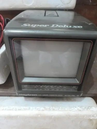 TV Color AM-FM Radio, Daytron,5,5polegadas,s testar