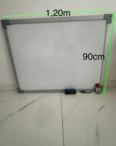 Quadro Branco (Lousa) com Suporte Inferior + 4 Canetas + Apagador