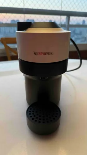 Cafeteira Nespresso Vertuo Pop (com porta capsula original)