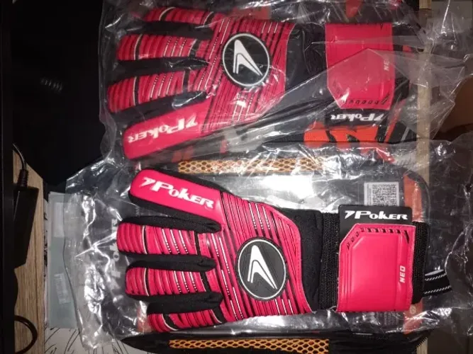 Luva de Goleiro Profissional Poker Neo Tam 8