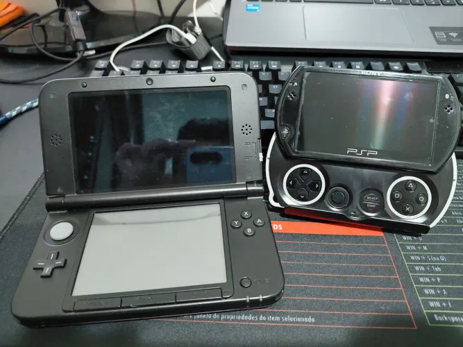 Nintendo 3ds LL + PSP Go com mod