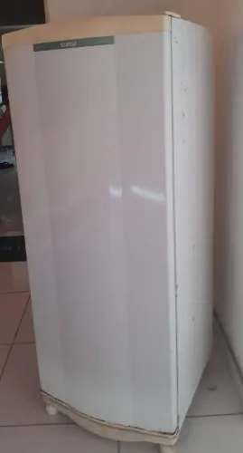 Geladeira pra vender logo 350 reais