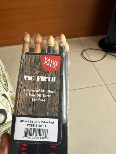 Kit 4 Pares Baquetas Vic Firth 5B - Black + Terra
