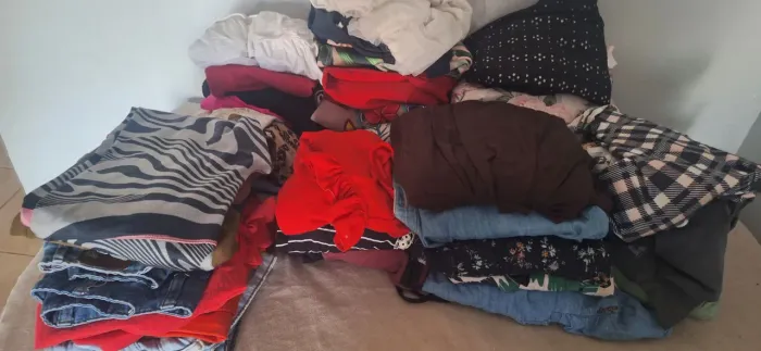 Lote de roupas pra bazar 