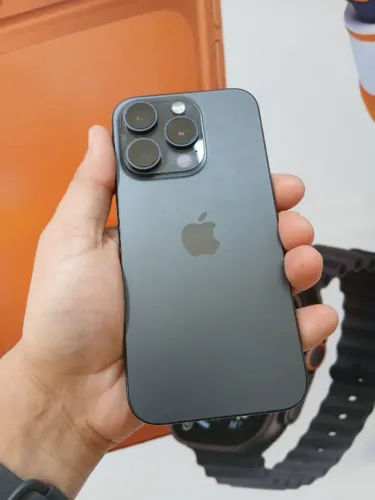 IPHONE 15 PRO 128GB - Preto 84% de bateria.