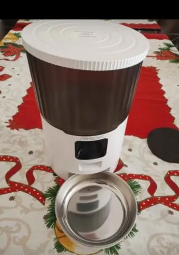 Alimentador para cães e gatos
