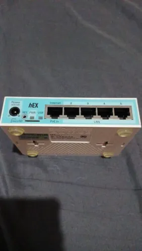 Roteador MikroTik RB750Gr3