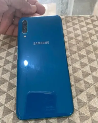 VENDO CELULAR A30S COMSERVADO