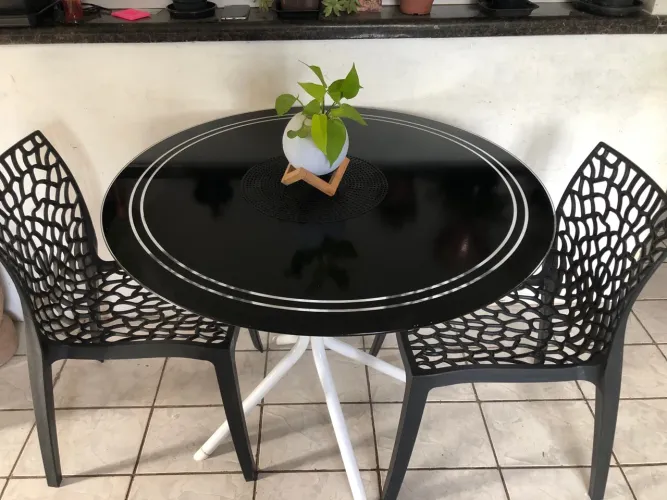 Mesa com cadeiras