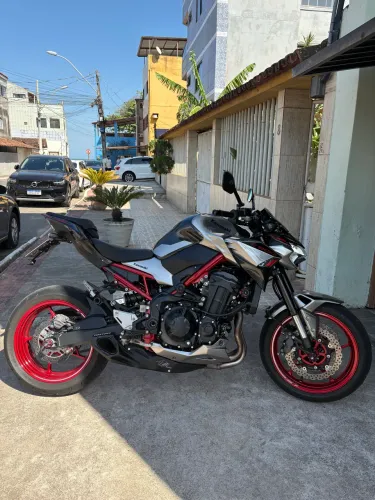 Z900 2023 com apenas 5500 kms rodados