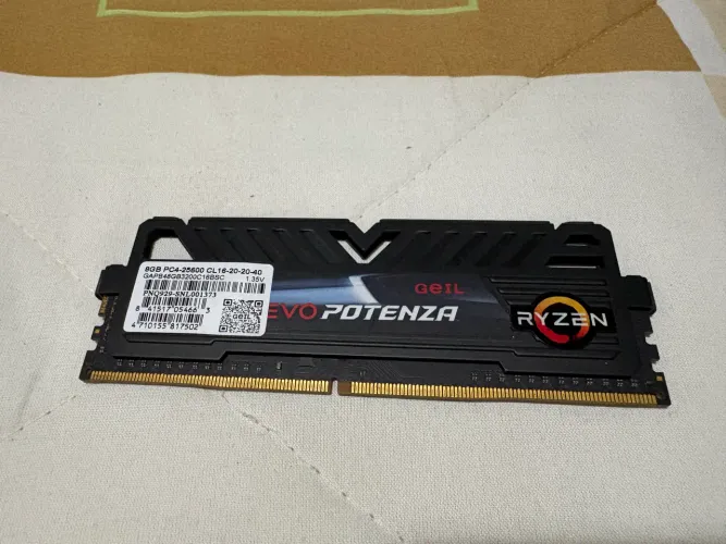 Memória RAM 8GB DDR4 3200MHz GeIL EVO Potenza (Ryzen Ready)