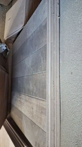 Piso porcelanato amadeirado