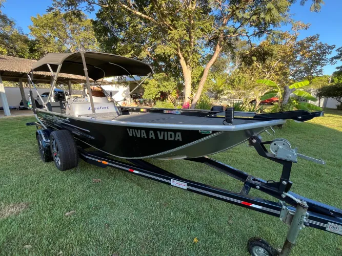 Lancha Levefort Apolus 600 Sport Fishing Freestyle Special series