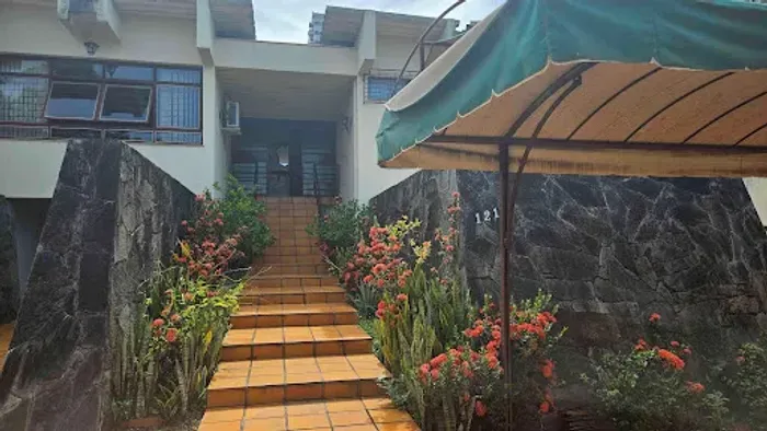 Casa com 4 dormitórios à venda, 256 m² por R$ 1.100.000,00 - Centro - Londrina/PR
