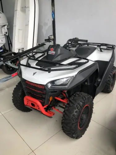 QUADRICICLO SEGWAY 570-ÓTIMO ESTADO