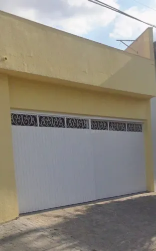 ALUGA-SE BARRACÃO , +_ 70 metros, churrasqueira e pia em granito grande