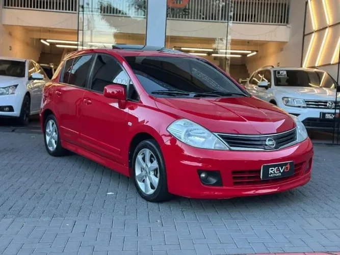Nissan Tiida S 1.8/1.8 Flex 16V Aut. 2013
