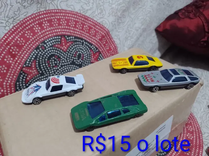 Lote de carrinhos antigos ( vidro azul)