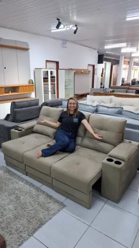 Sofa Retratil e reclinável com porta copos e USB