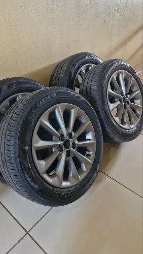 Vendo rodas 16 e pneus Bridgestone novos