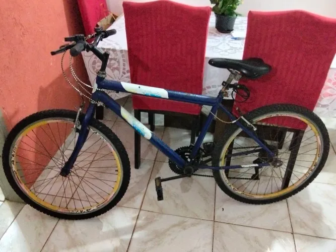 Vendo essa Bicicleta, valou $ 460 entereçados entre em contato no meu ZAP *20